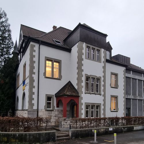 Innere und äussere Malerarbeiten Pfarrhaus Aarau durch Meier Schmocker AG